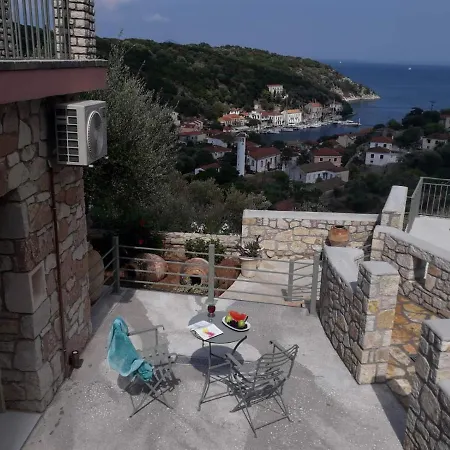 Likoudis ,on The Kioni,ionian Islands Ithaca, 4* Kionion
