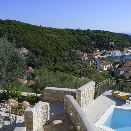 Likoudis ,on The Kioni,ionian Islands Ithaca, 아파트호텔