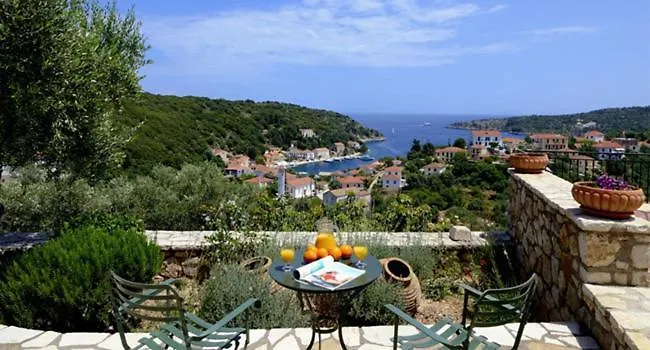 Likoudis ,on The Kioni,ionian Islands Ithaca, Aparthotel