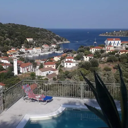 Likoudis Villas Suites,Traditional Ithacan Hospitality Above Kioni Harbot Aparthotel