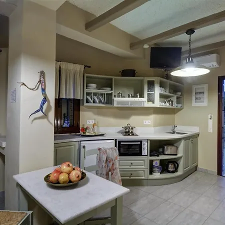 Likoudis Villas Suites,Traditional Ithacan Hospitality Above Kioni Harbot 4*