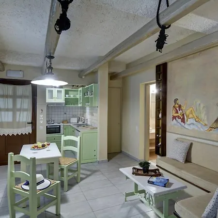 Likoudis Villas Suites,Traditional Ithacan Hospitality Above Kioni Harbot Aparthotel