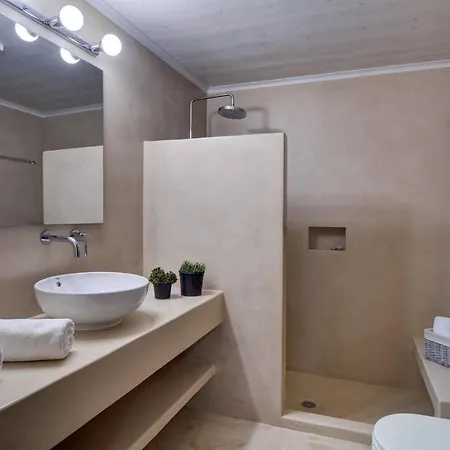 Aparthotel Likoudis Villas Suites,Traditional Ithacan Hospitality Above Kioni Harbot 4*