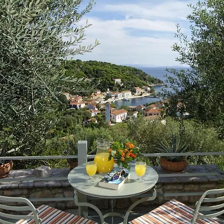 Aparthotel Likoudis ,on The Kioni,ionian Islands Ithaca,
