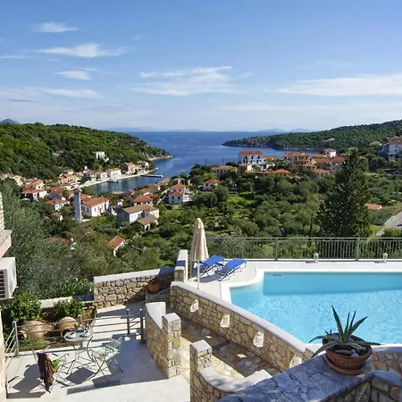 Likoudis Villas Suites,Traditional Ithacan Hospitality Above Kioni Harbot Aparthotel Kionion