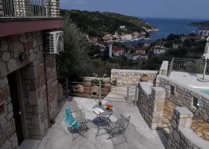 Likoudis ,on The Kioni,ionian Islands Ithaca, 4* Kionion