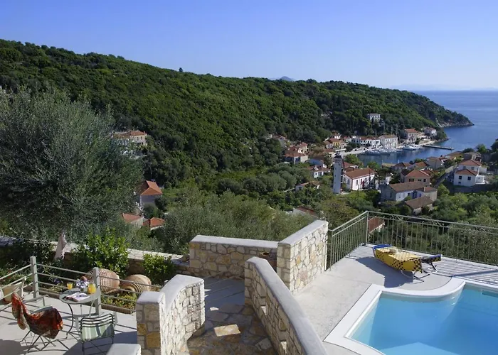 Likoudis ,on The Kioni,ionian Islands Ithaca, Apartmanhotel